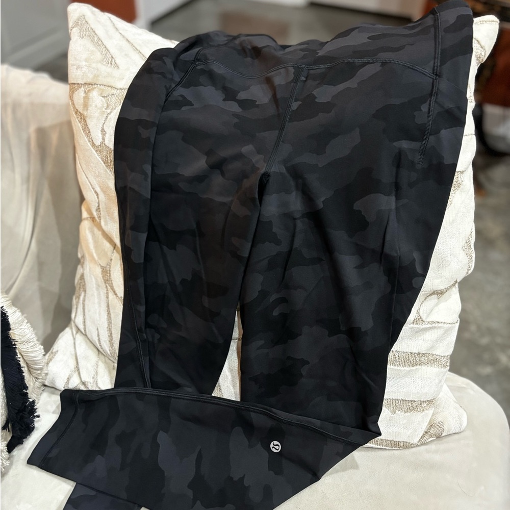 Lululemon Leggings- PERFECT condition